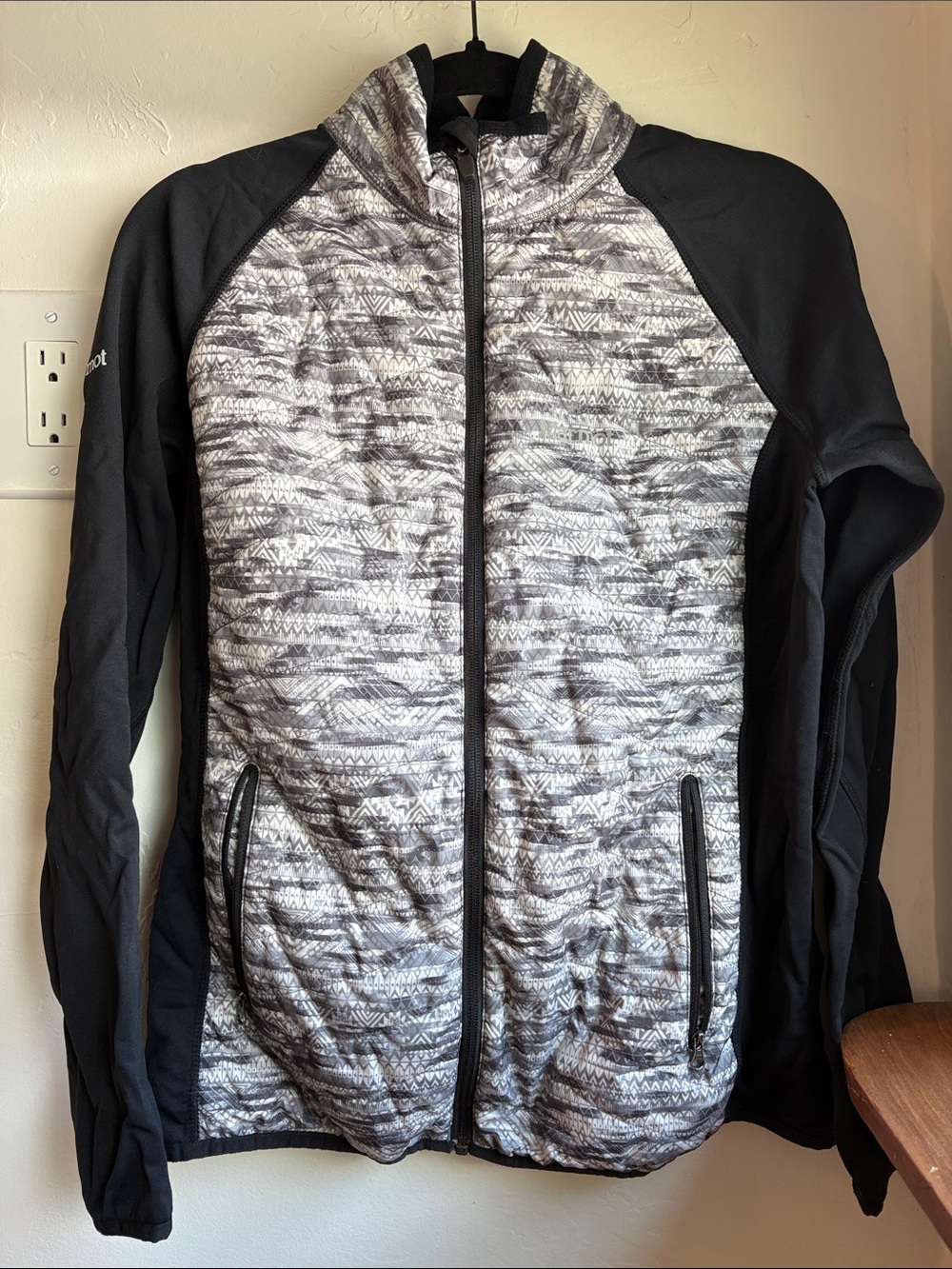 Marmot Women's Black Sleeves with Gray Patterned Front Puffer Jacket
